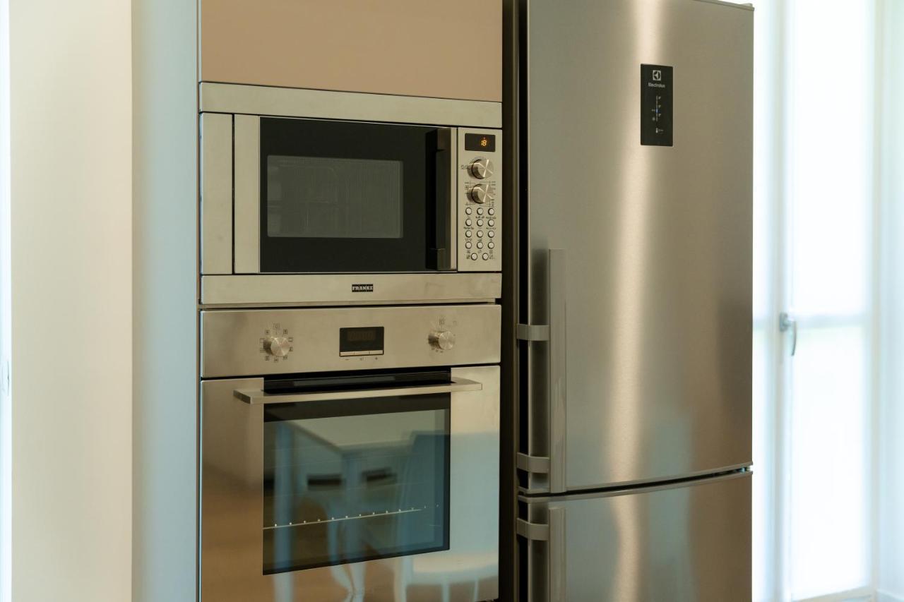 Apartment 15min Metro Duomo - Rho Fiera - Skyscraper Kitchen Milan